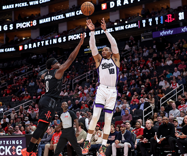 彩经网-一度领先36分!申京26+13+11创三纪录 休媒:怪物一般的三双贡献